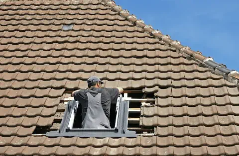 Pose de velux - Germigny-des-Prés